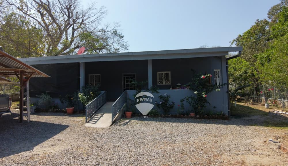 VENDO CASA MODERNA EN LOS AMATES, CHALATENANGO