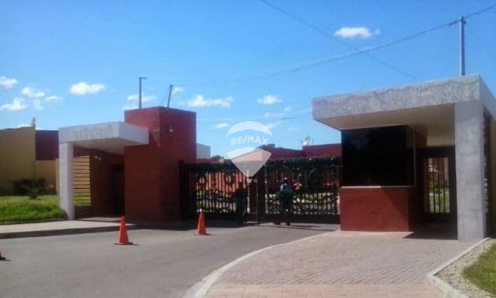 CASA DE UN NIVEL  CON TERRENO GRANDE EN VENTA EN VILLA PRIMAVERA, QUEZALTEPEQUE — foto 1
