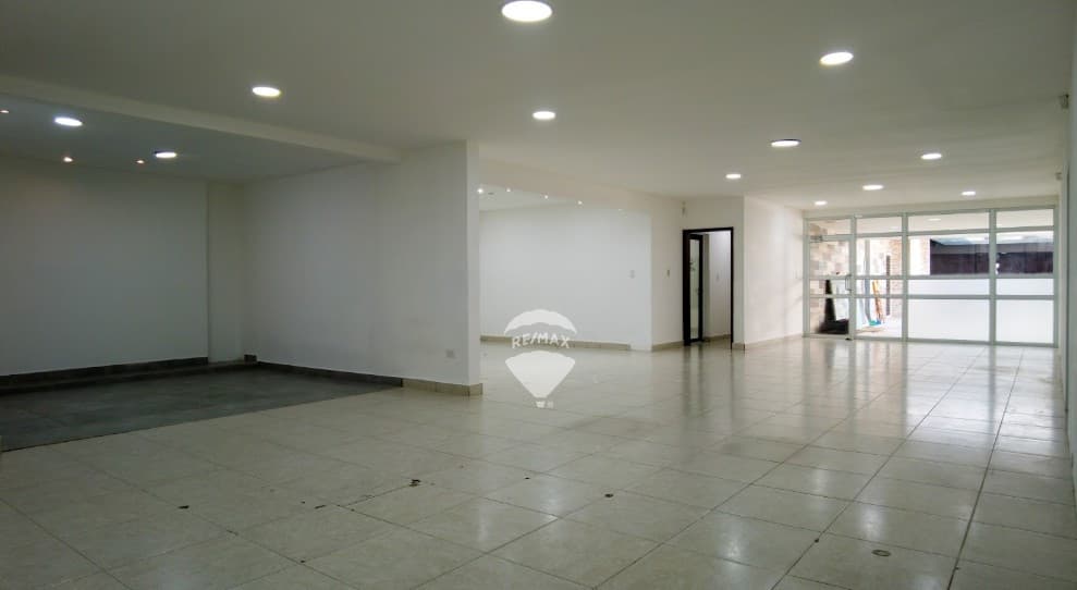 PROPIEDAD COMERCIAL EN ALQUILER - SAN BENITO — foto 1