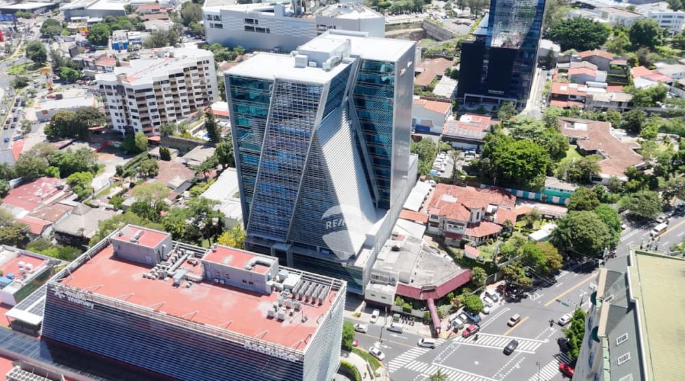 INSIGNE / EXCLUSIVAS OFICINAS TIPO LOFT EN ALQUILER EN SAN BENITO — foto 1
