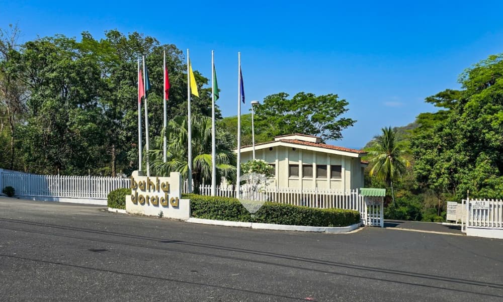VENTA DE TERRENO EN PLAYA BAHIA DORADA