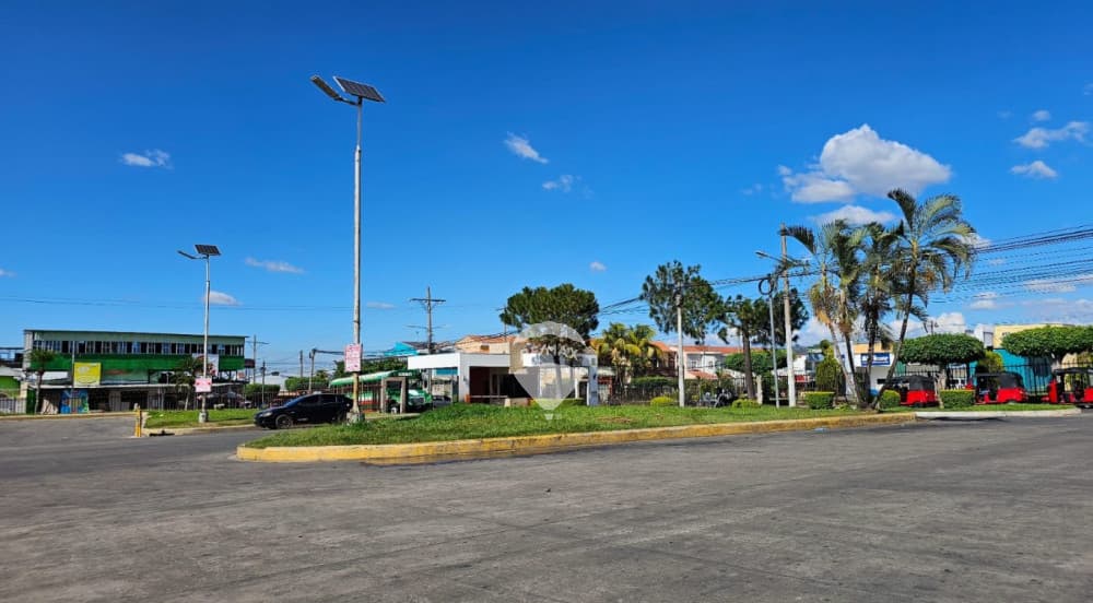 CASA EN VENTA EN RESIDENCIAL EN SANTA  ANA