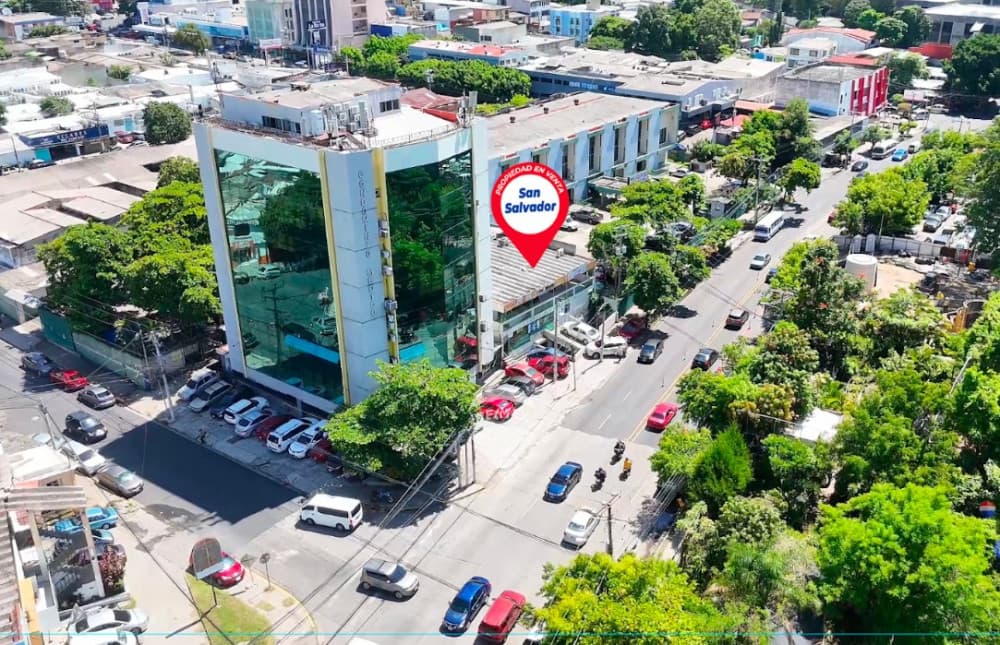 PLANTA DE PRIMER NIVEL CON 9 LOCALES COMERCIALES PARA INVERSIÓN  EN BVRD. TUTUNICHAPA — foto 1
