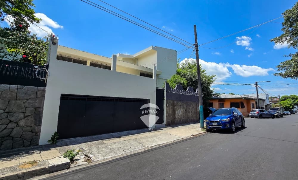 GRAN CASA EN VENTA EN LA RABIDA, CERCA DE LA 29 AVE. NORTE — photo 1
