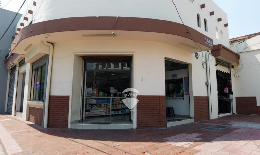 PLAZA  COMERCILA EN VENTA CENTRO DE SAN SALVADOR — foto 1