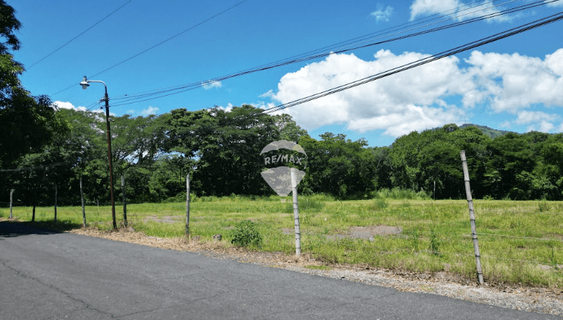 Terreno en la salida de Santa Ana hacia Metapan — foto 1