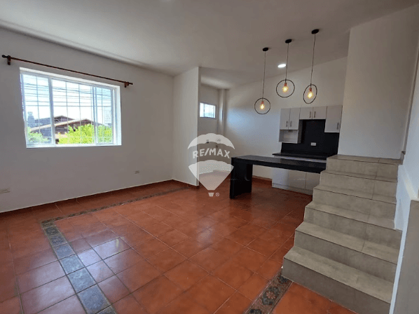 CASA PARA VIVIENDA U OFICINA FINAL PASEO GRAL ESCALON — foto 1