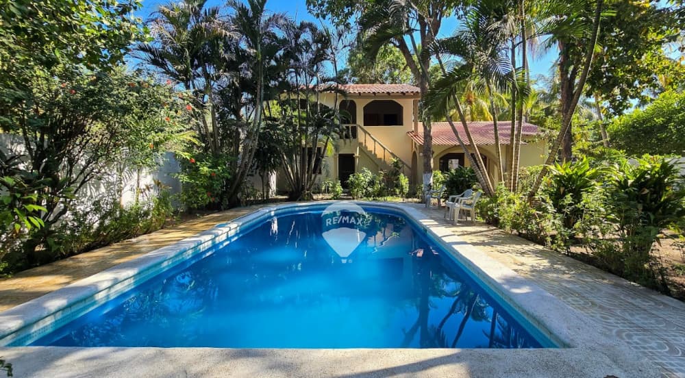 HERMOSA CASA DE PLAYA AMUEBLADA EN AMATECAMPO 2A FILA EN VENTA — foto 1