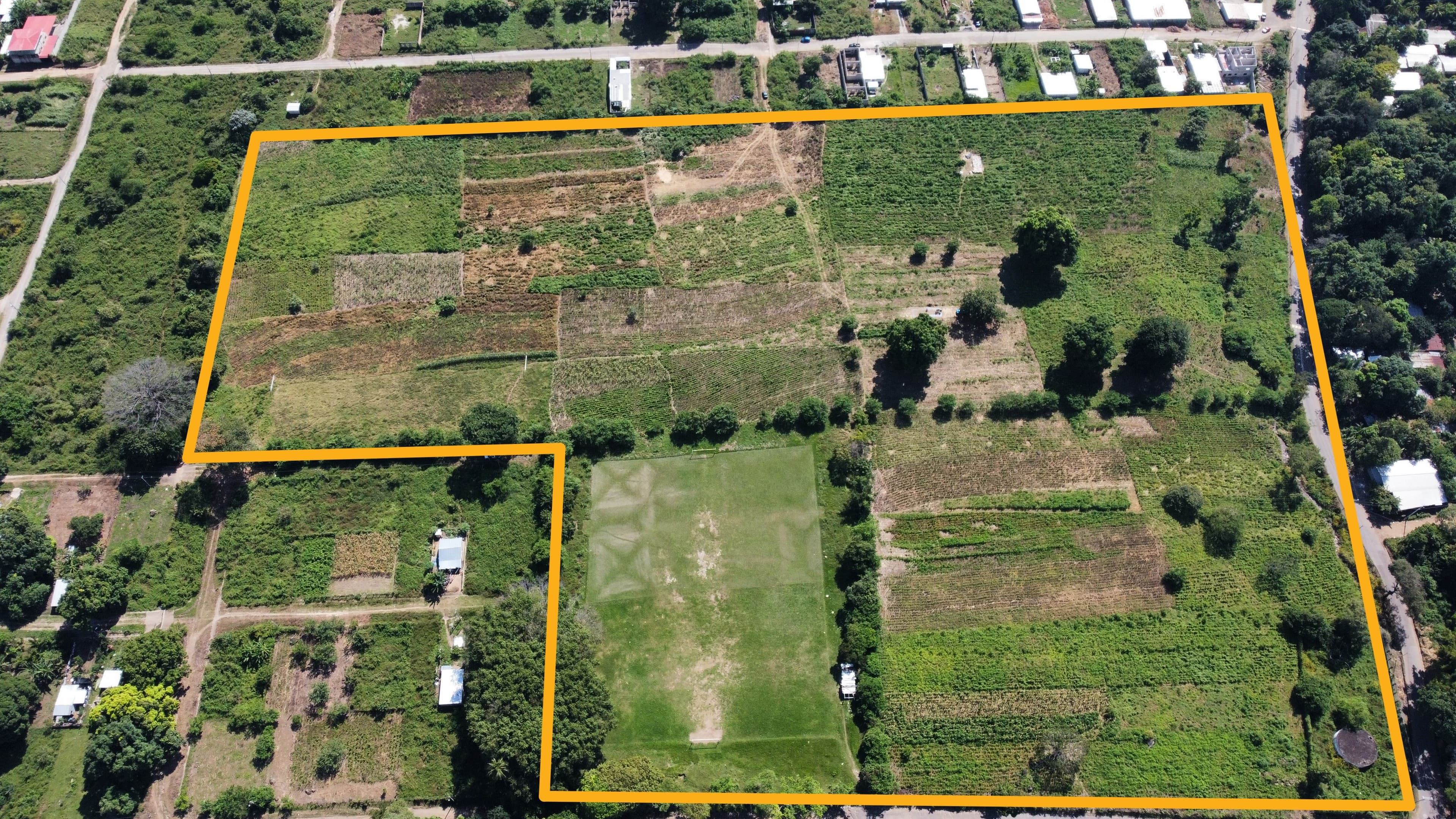 Venta de Terreno en Zacatecoluca - 12.3 Manzanas — photo 1