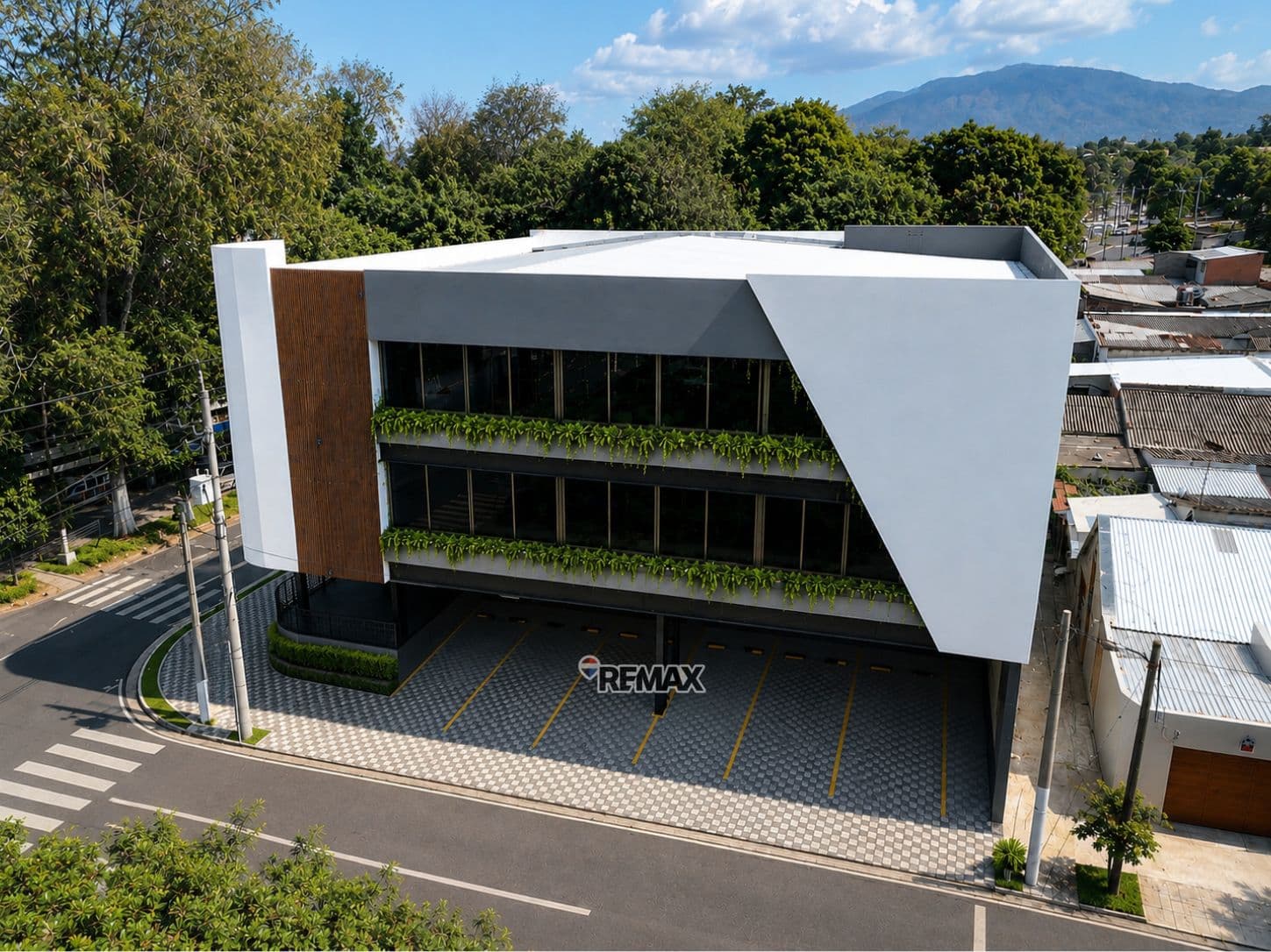 Edificio Corporativo Nuevo en Santa Ana — foto 1