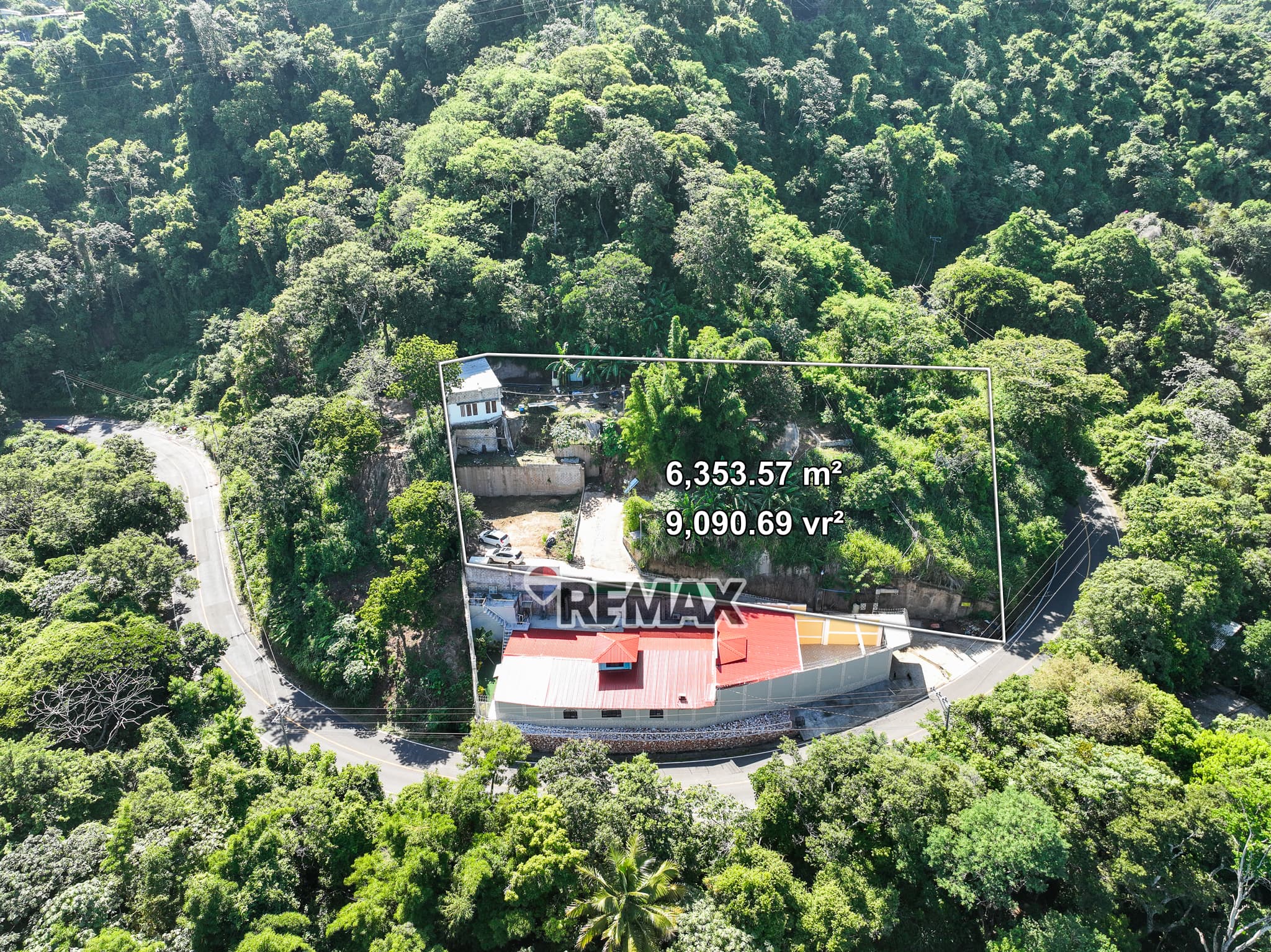 Terreno Comercial con Bodega – A 30 Min del Aeropuerto Internacional — foto 1