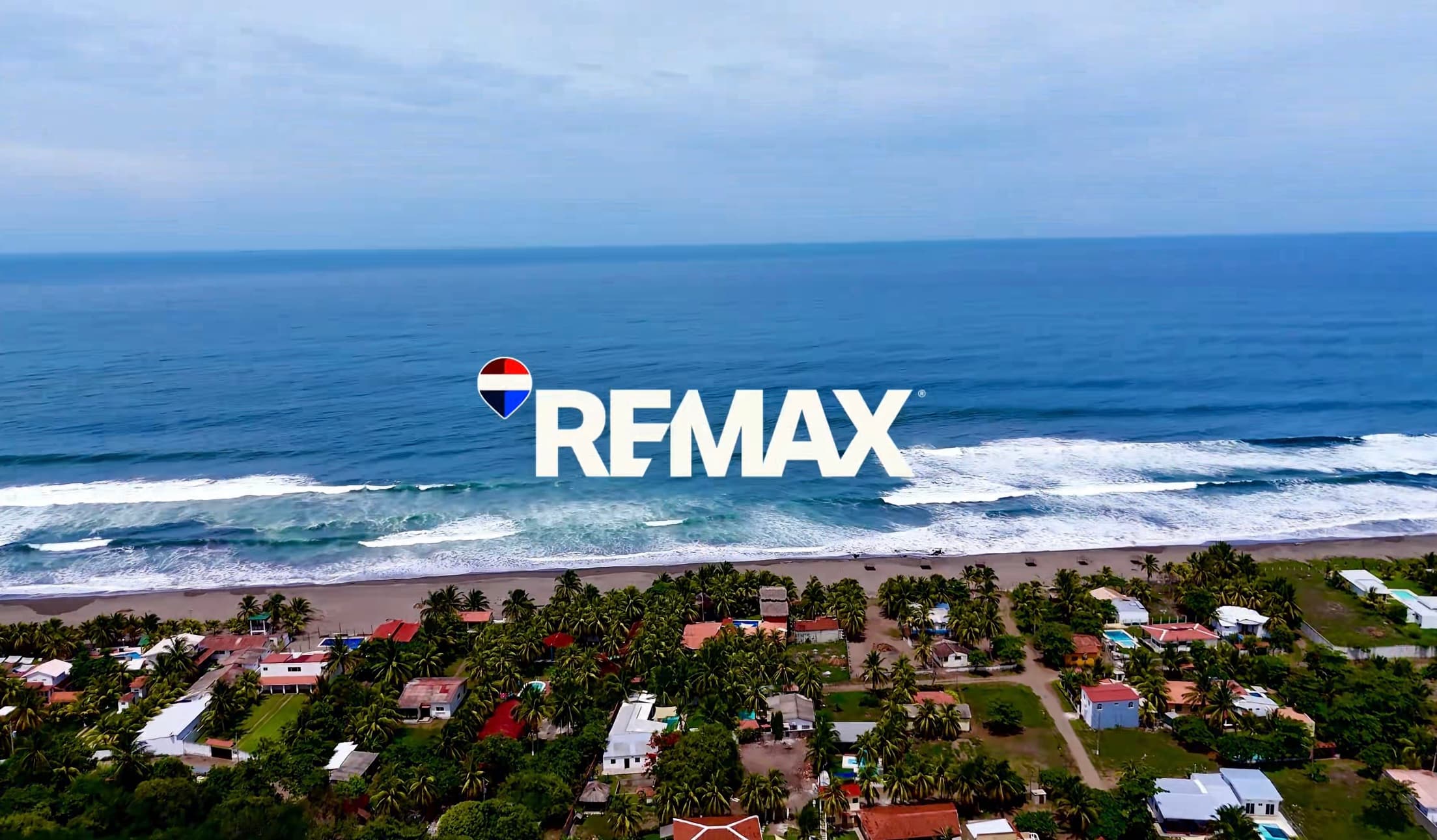 Casa de playa en Venta en Residencial con acceso al mar y la bocana.