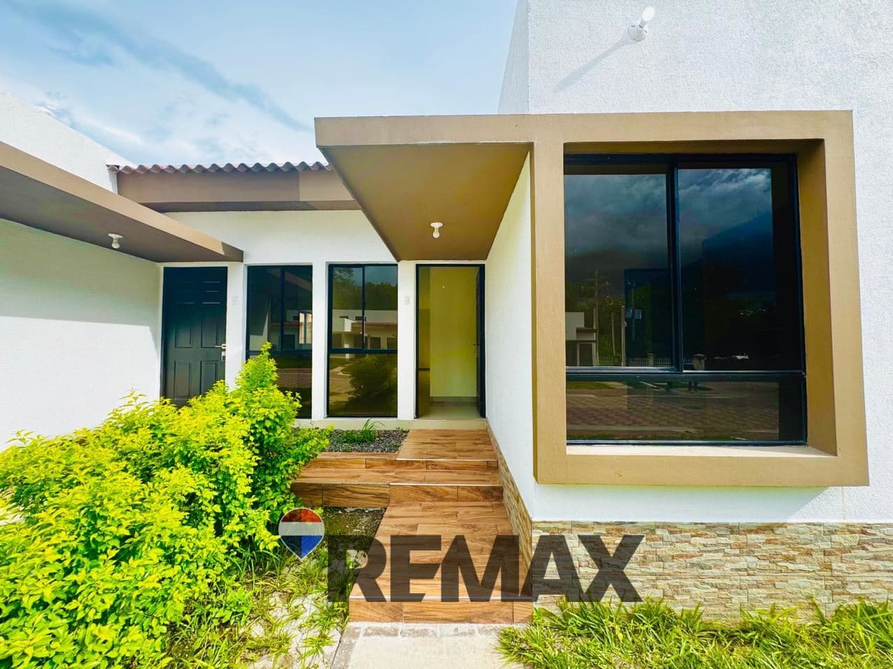 CASA EN VENTA A ESTRENAR RESIDENCIAL VILLA SUIZA METAPAN