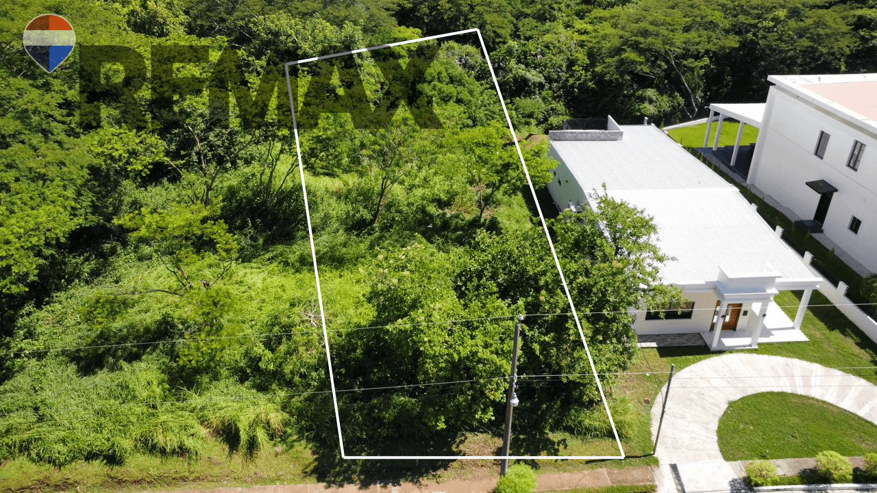 OPORTUNIDAD ÚNICA– LOTE DE 980M2 EN RESIDENCIAL DE LUJO RIVERSIDE PARK, SAN MIGUEL, EL SALVADOR