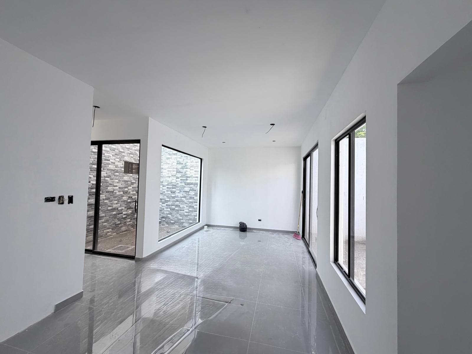 Hermosa Casa Completamente Nueva en Residencial Privada — foto 1