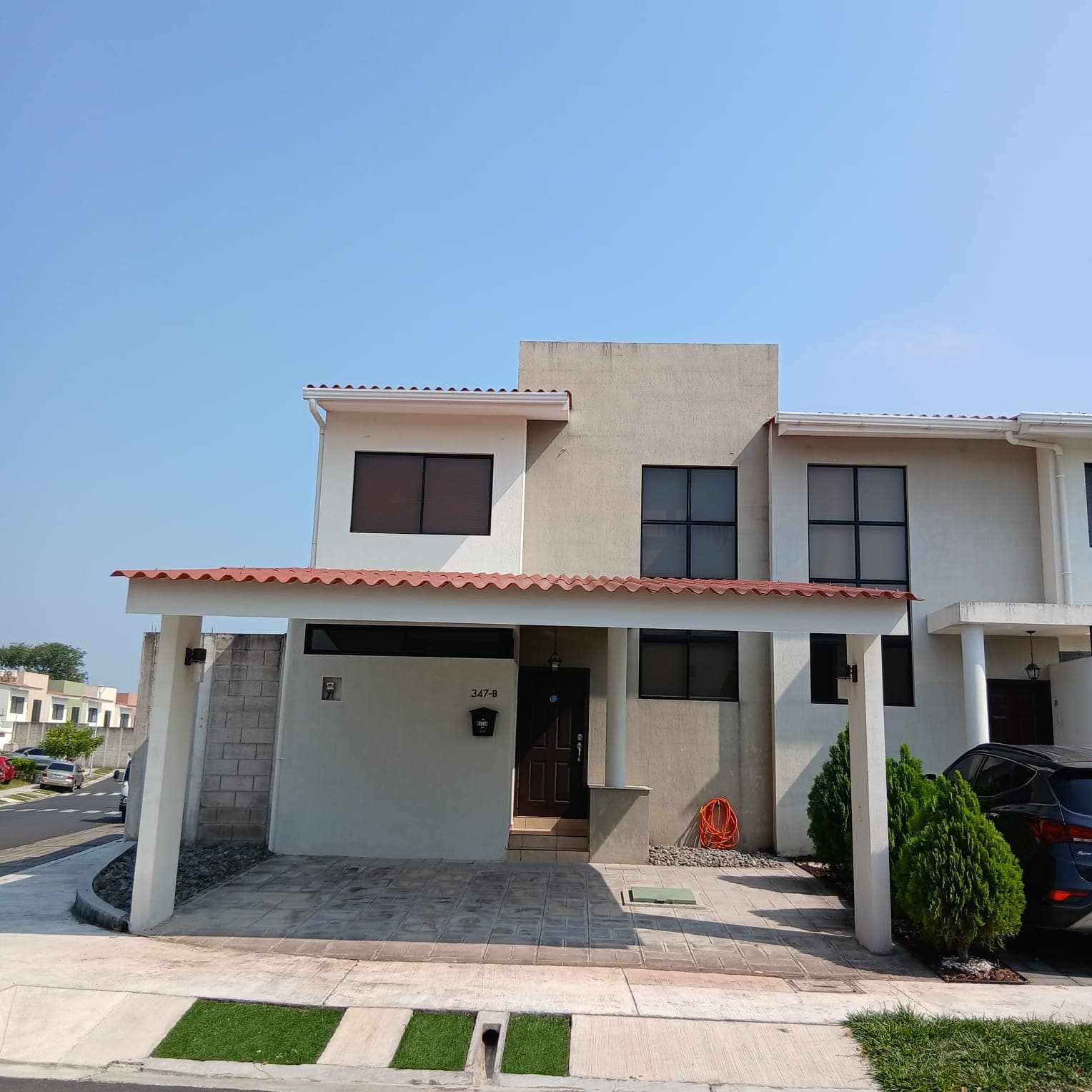 CASA COMPLETAMENTE AMUEBLADA EN VENTA | PASEO DEL PRADO | APOPA